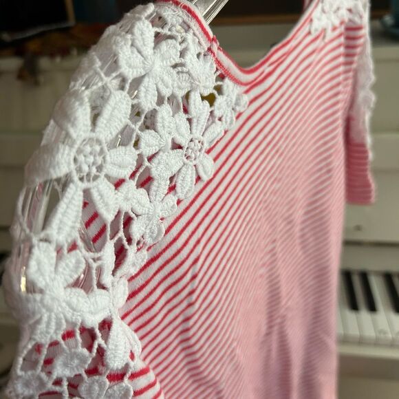 Classic Editions Chic Striped Red and White Tee with Lace Details L - Picture 12 of 16